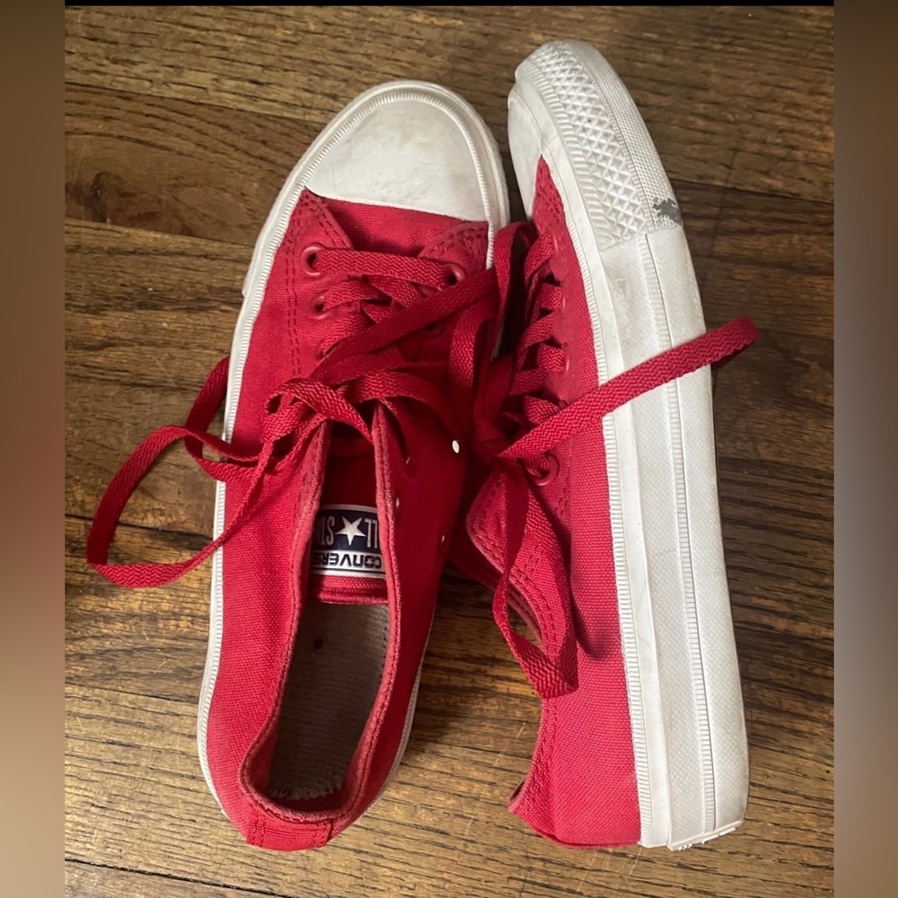 Converse Chuck Taylor 2 Red Kids Shoes Size 5